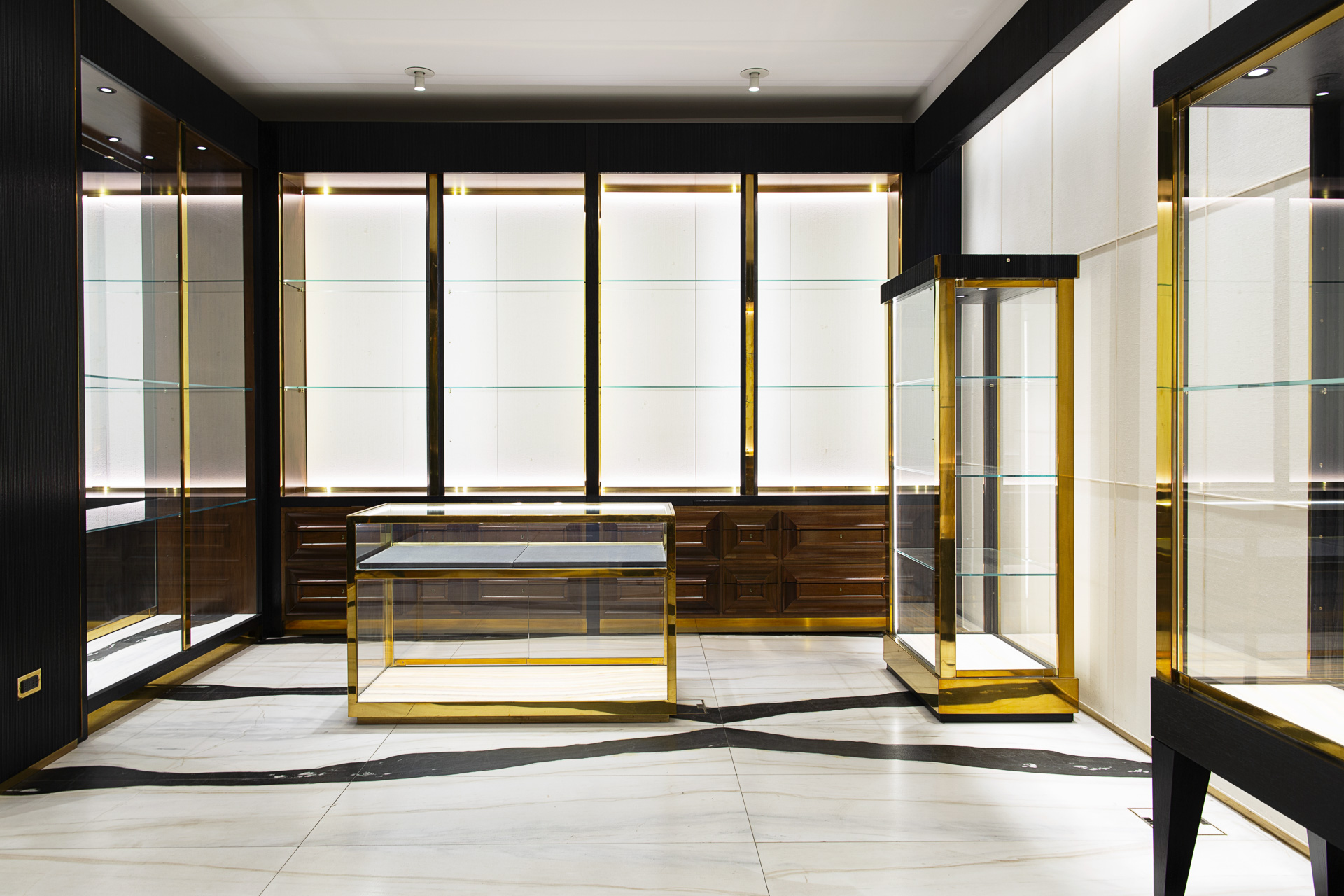 BERNASCONI – FRAME PHOTOGRAPHY STUDIO
