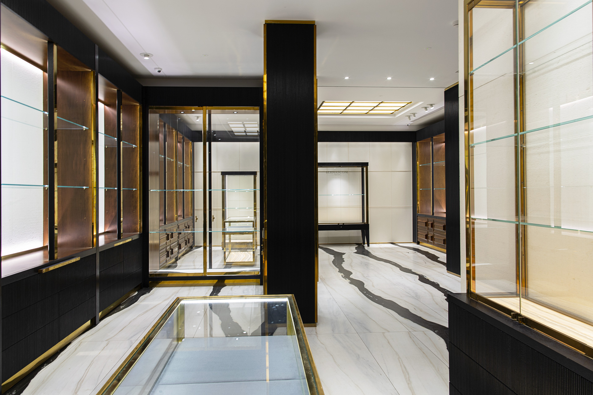 BERNASCONI – FRAME PHOTOGRAPHY STUDIO